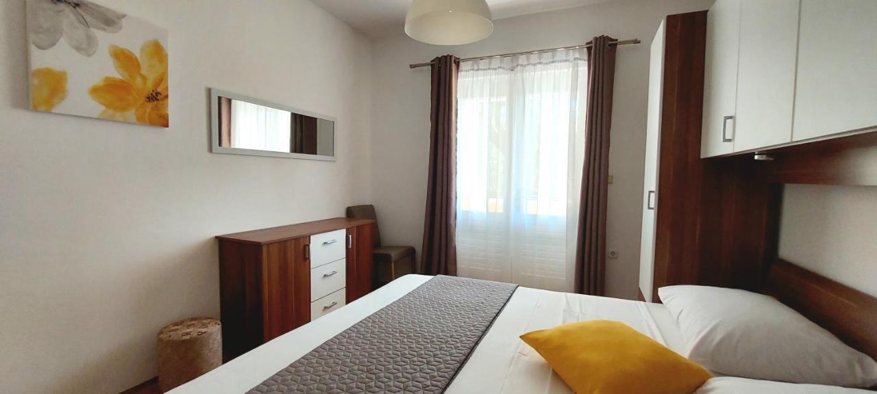 Apartments Marijana Rab Town Exterior foto